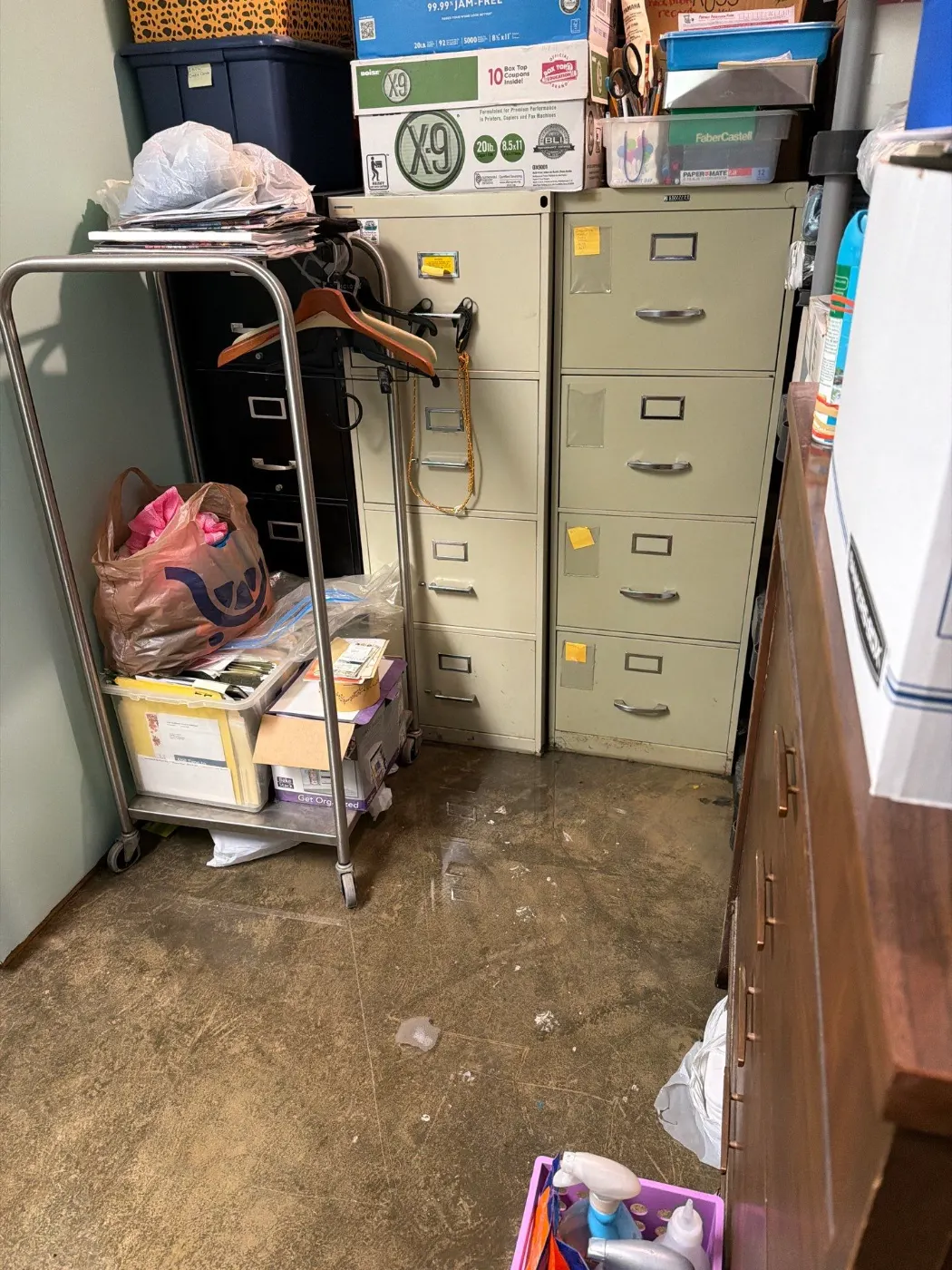 Large-scale water extraction in Hilltop business space